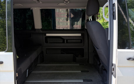 Volkswagen Multivan T6 рестайлинг, 2017 год, 3 900 000 рублей, 11 фотография