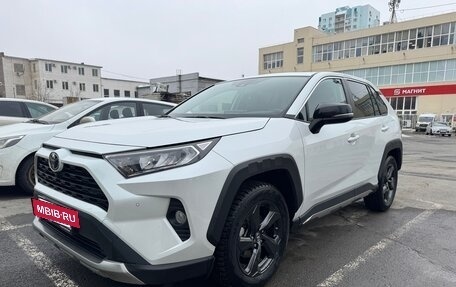 Toyota RAV4, 2023 год, 3 000 000 рублей, 2 фотография