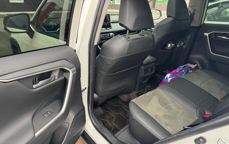 Toyota RAV4, 2023 год, 3 000 000 рублей, 14 фотография