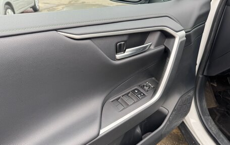 Toyota RAV4, 2023 год, 3 000 000 рублей, 9 фотография