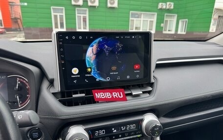 Toyota RAV4, 2023 год, 3 000 000 рублей, 11 фотография