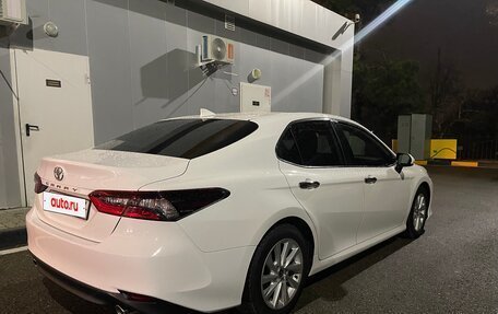 Toyota Camry, 2021 год, 2 600 000 рублей, 4 фотография