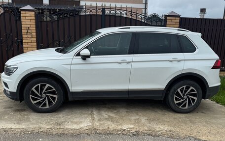 Volkswagen Tiguan II, 2018 год, 2 530 000 рублей, 2 фотография