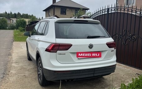 Volkswagen Tiguan II, 2018 год, 2 530 000 рублей, 3 фотография