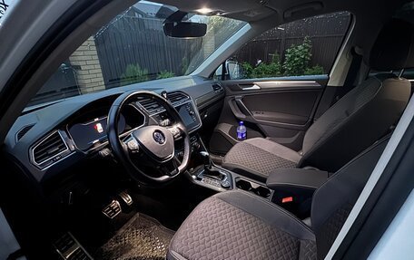Volkswagen Tiguan II, 2018 год, 2 530 000 рублей, 9 фотография