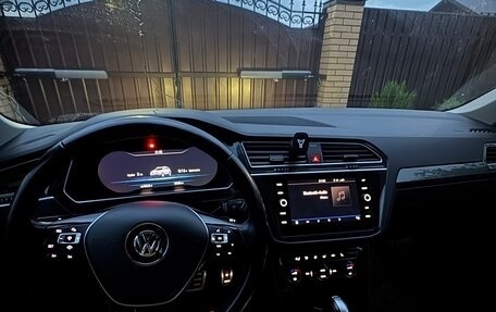 Volkswagen Tiguan II, 2018 год, 2 530 000 рублей, 7 фотография