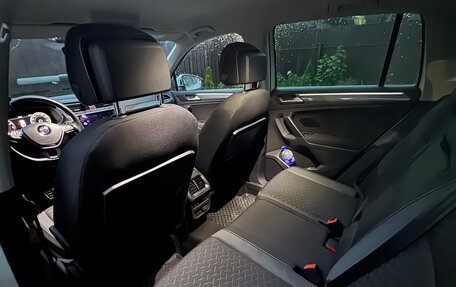 Volkswagen Tiguan II, 2018 год, 2 530 000 рублей, 10 фотография