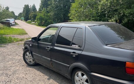 Volkswagen Vento, 1993 год, 120 000 рублей, 4 фотография