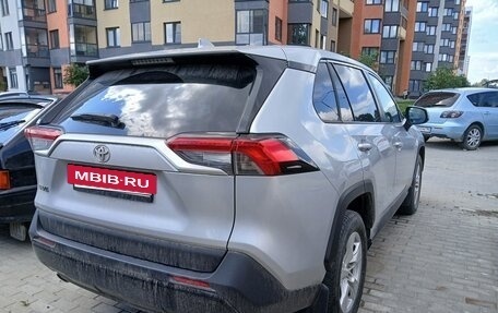 Toyota RAV4, 2020 год, 2 690 000 рублей, 6 фотография