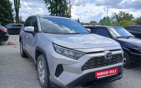 Toyota RAV4, 2020 год, 2 690 000 рублей, 7 фотография