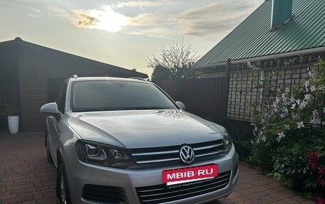 Volkswagen Touareg III, 2010 год, 2 000 000 рублей, 2 фотография
