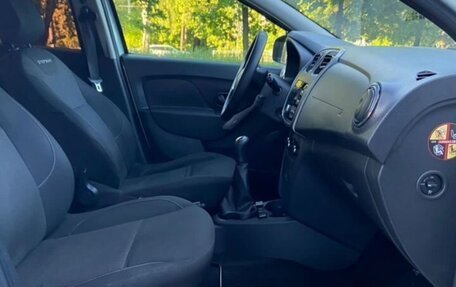 Renault Logan II, 2019 год, 790 000 рублей, 8 фотография