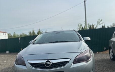 Opel Astra J, 2011 год, 780 000 рублей, 3 фотография