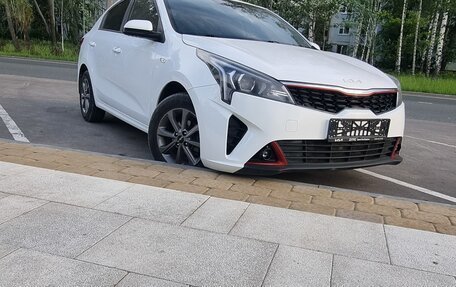 KIA Rio IV, 2022 год, 1 900 000 рублей, 1 фотография