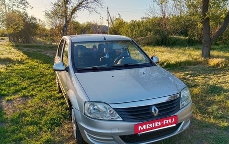 Renault Logan II, 2013 год, 700 000 рублей, 8 фотография