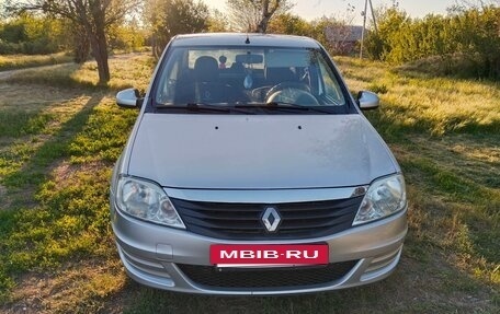 Renault Logan II, 2013 год, 700 000 рублей, 3 фотография