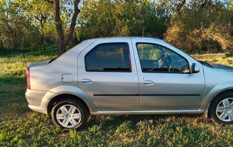 Renault Logan II, 2013 год, 700 000 рублей, 9 фотография