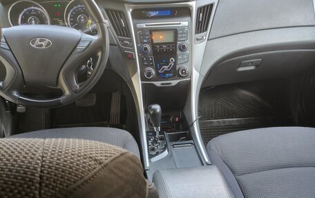 Hyundai Sonata VI, 2010 год, 1 245 000 рублей, 5 фотография