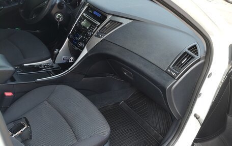 Hyundai Sonata VI, 2010 год, 1 245 000 рублей, 16 фотография