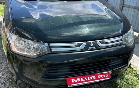 Mitsubishi Outlander III рестайлинг 3, 2014 год, 1 810 000 рублей, 6 фотография