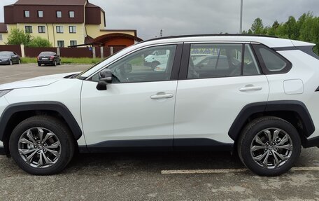 Toyota RAV4, 2024 год, 3 750 000 рублей, 3 фотография