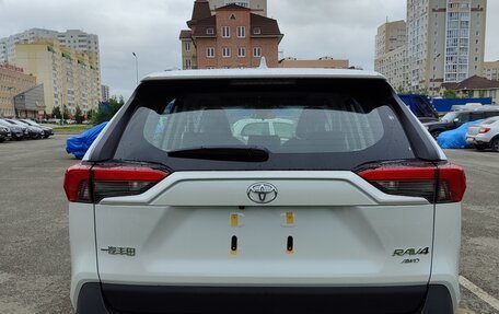 Toyota RAV4, 2024 год, 3 750 000 рублей, 4 фотография