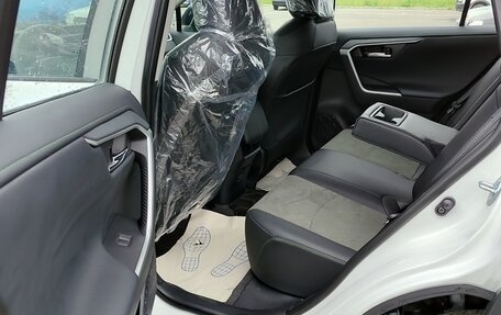 Toyota RAV4, 2024 год, 3 750 000 рублей, 7 фотография