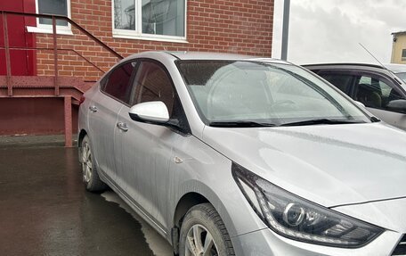 Hyundai Solaris II рестайлинг, 2018 год, 1 800 000 рублей, 3 фотография