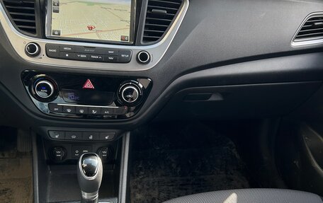Hyundai Solaris II рестайлинг, 2018 год, 1 800 000 рублей, 9 фотография