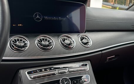Mercedes-Benz E-Класс, 2019 год, 5 000 000 рублей, 7 фотография