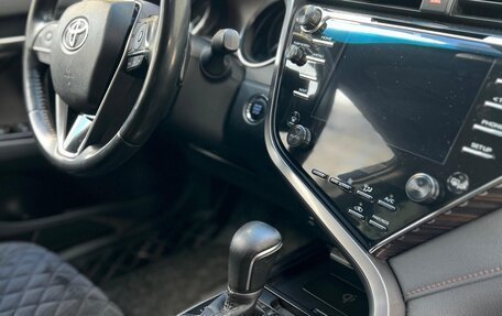 Toyota Camry, 2019 год, 3 000 000 рублей, 8 фотография