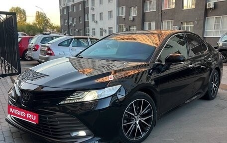 Toyota Camry, 2019 год, 3 000 000 рублей, 2 фотография