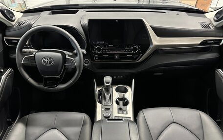 Toyota Highlander, 2025 год, 5 399 000 рублей, 22 фотография