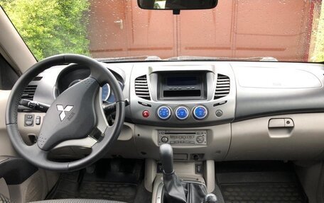 Mitsubishi L200 IV рестайлинг, 2007 год, 950 000 рублей, 7 фотография