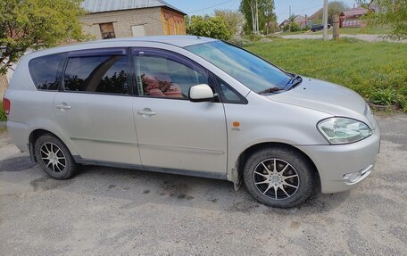 Toyota Avensis Verso I рестайлинг, 2003 год, 610 000 рублей, 1 фотография