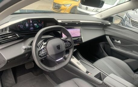Peugeot 308, 2022 год, 2 420 000 рублей, 3 фотография