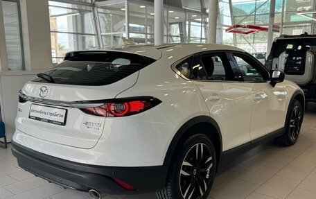 Mazda CX-4, 2022 год, 2 556 900 рублей, 4 фотография