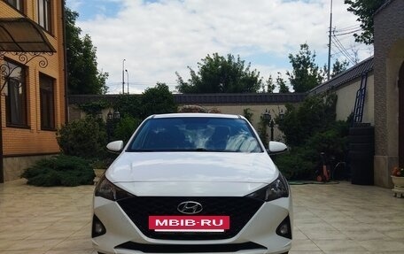 Hyundai Solaris II рестайлинг, 2022 год, 1 790 000 рублей, 5 фотография