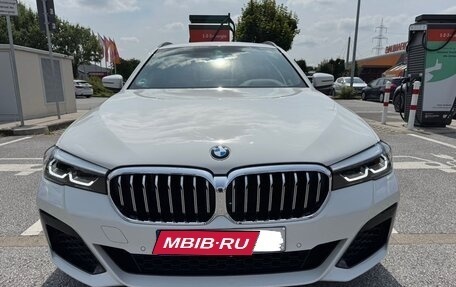 BMW 5 серия, 2022 год, 3 900 000 рублей, 1 фотография