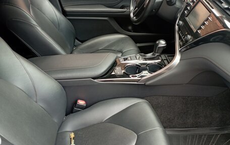 Toyota Camry, 2019 год, 2 700 000 рублей, 5 фотография