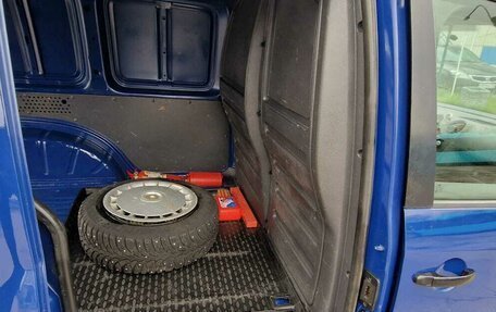 Volkswagen Caddy III рестайлинг, 2013 год, 700 000 рублей, 21 фотография