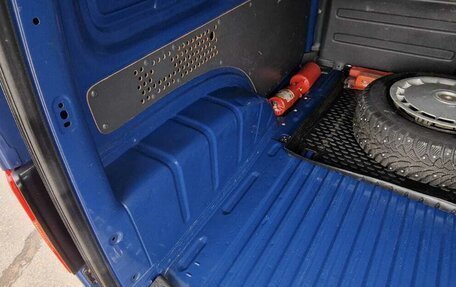 Volkswagen Caddy III рестайлинг, 2013 год, 700 000 рублей, 33 фотография