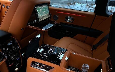 Rolls-Royce Cullinan, 2023 год, 49 500 000 рублей, 7 фотография