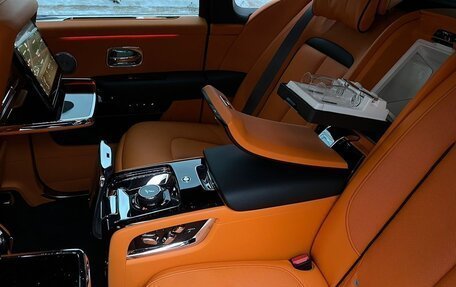 Rolls-Royce Cullinan, 2023 год, 49 500 000 рублей, 8 фотография
