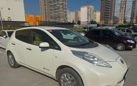 Nissan Leaf I, 2014 год, 900 000 рублей, 8 фотография