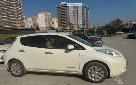 Nissan Leaf I, 2014 год, 900 000 рублей, 6 фотография