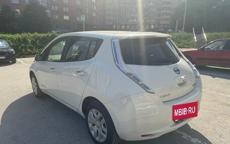 Nissan Leaf I, 2014 год, 900 000 рублей, 5 фотография