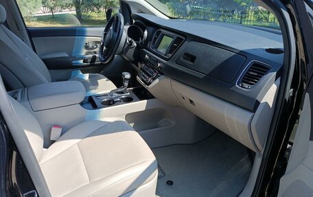 KIA Carnival III, 2019 год, 2 850 000 рублей, 7 фотография