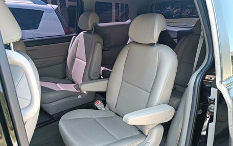 KIA Carnival III, 2019 год, 2 850 000 рублей, 15 фотография