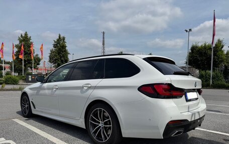 BMW 5 серия, 2022 год, 3 900 000 рублей, 4 фотография